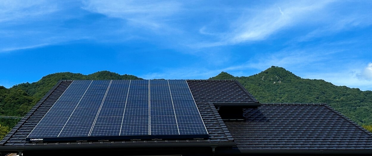 屋根瓦と太陽光発電システム